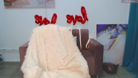 Snapshot of miss_kiten chatting on February 25, 2025, 11:00 pm miss_kiten online show from February 25, 2025, 11:00 pm