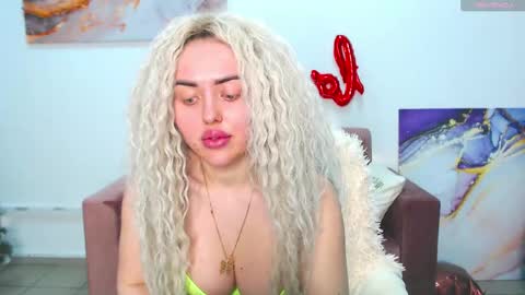 Snapshot of miss_kiten chatting on February 28, 2025, 12:54 am miss_kiten online show from February 28, 2025, 12:54 am