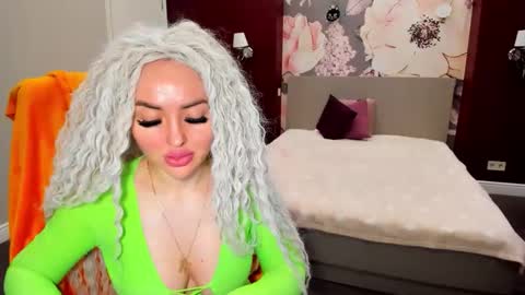 Snapshot of miss_kiten chatting on September 11, 2025, 7:03 pm miss_kiten online show from September 11, 2025, 7:03 pm