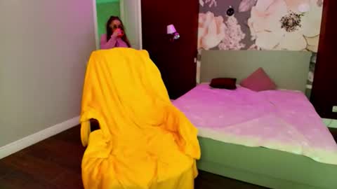 miss_kiten online show from April 17, 2026, 1:30 am