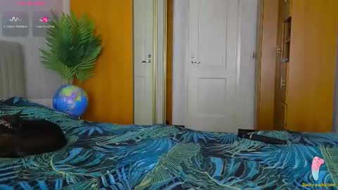 Snapshot of miss_leee chatting on December 2, 2025, 10:09 am Laura online show from December 2, 2025, 10:09 am