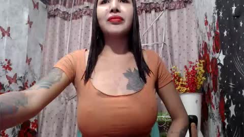 Snapshot of miss_lianslim chatting on November 16, 2025, 11:21 pm inday online show from November 16, 2025, 11:21 pm