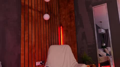 miss_m online show from May 26, 2026, 8:05 pm
