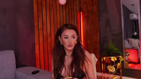 miss_m online show from May 31, 2026, 6:20 pm