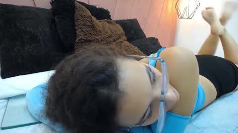 mia online show from November 13, 2025, 12:04 pm