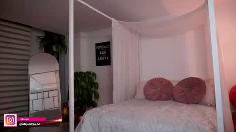 Snapshot of miss_meii chatting on June 18, 2026, 2:01 am Alejandra online show from June 18, 2026, 2:01 am