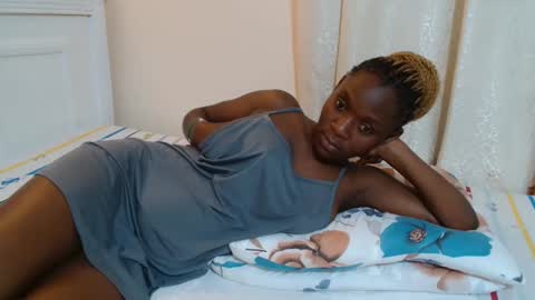 Snapshot of miss_monroee chatting on May 3, 2026, 8:37 pm monroe online show from May 3, 2026, 8:37 pm