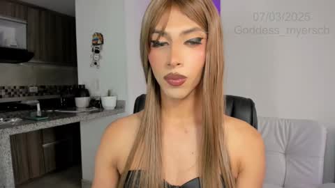 Goddess Myers  thumb up is important for me kisses  online show from March 7, 2025, 12:34 pm