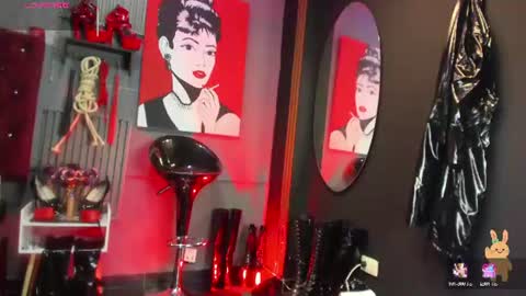 Miss Nicole online show from June 22, 2026, 11:18 am