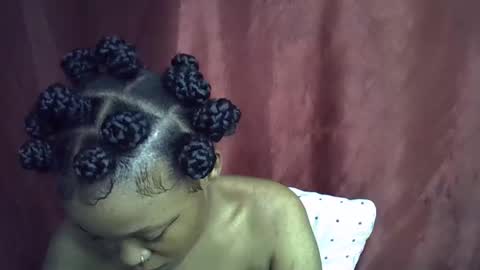 Snapshot of miss_rihanna2 chatting on October 19, 2025, 9:43 am miss_rihanna2 online show from October 19, 2025, 9:43 am