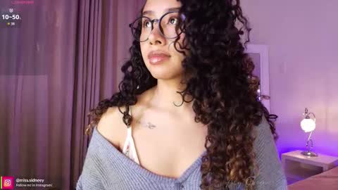 Amy Olivera online show from November 24, 2025, 12:49 pm