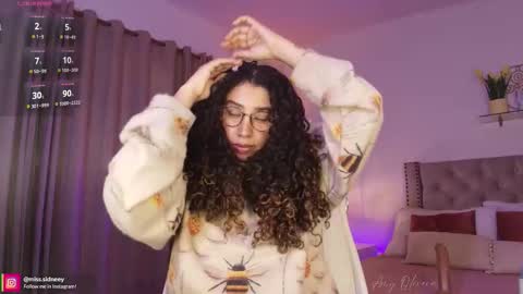 Amy Olivera online show from November 25, 2025, 1:00 pm