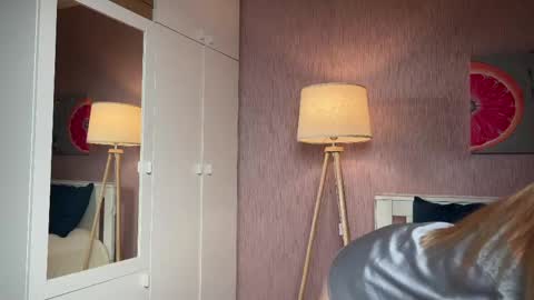 Snapshot of miss_sweetdream chatting on March 31, 2026, 6:36 am Emily online show from March 31, 2026, 6:36 am