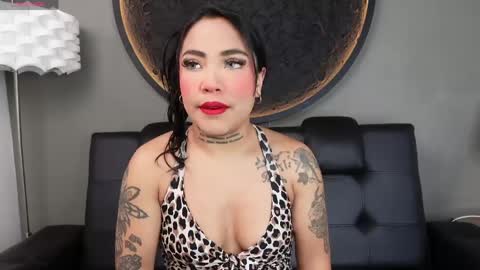 Vaiolette online show from May 19, 2026, 11:05 am