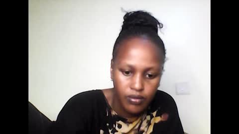 miss_vall online show from October 16, 2025, 7:20 am