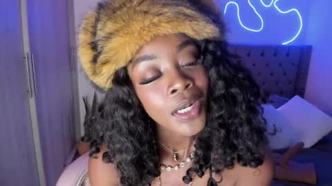 Tay Tay Independent Model   online show from January 15, 2025, 7:15 am