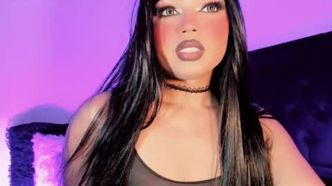 Snapshot of miss_zz chatting on November 4, 2025, 6:18 pm miss_zz online show from November 4, 2025, 6:18 pm