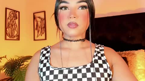 Snapshot of miss_zz chatting on November 23, 2025, 5:24 pm miss_zz online show from November 23, 2025, 5:24 pm