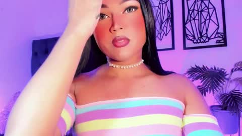 Snapshot of miss_zz chatting on December 2, 2025, 6:47 pm miss_zz online show from December 2, 2025, 6:47 pm