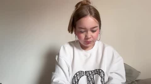 Ameliahs online show from October 31, 2025, 1:01 pm