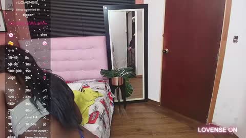 Miss Evelyn  online show from December 8, 2024, 12:30 pm