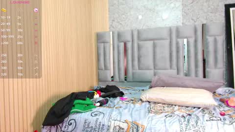 Miss Evelyn  online show from September 28, 2025, 12:32 pm