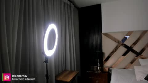 Sara Vanegas online show from March 18, 2026, 11:46 am