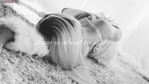 Chloe freelance model Please your thumbs up are important  online show from February 25, 2026, 12:20 am