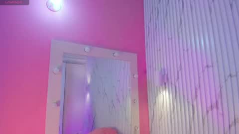 Snapshot of missdionne__curly chatting on October 23, 2025, 11:20 am DIONNE online show from October 23, 2025, 11:20 am