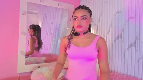 Snapshot of missdionne__curly chatting on November 18, 2025, 11:25 am DIONNE online show from November 18, 2025, 11:25 am