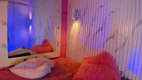 Snapshot of missdionne__curly chatting on November 29, 2025, 10:51 am DIONNE online show from November 29, 2025, 10:51 am