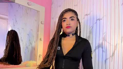 Snapshot of missdionne__curly chatting on December 4, 2025, 11:08 am DIONNE online show from December 4, 2025, 11:08 am