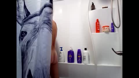 MissEeva online show from January 8, 2025, 7:45 pm