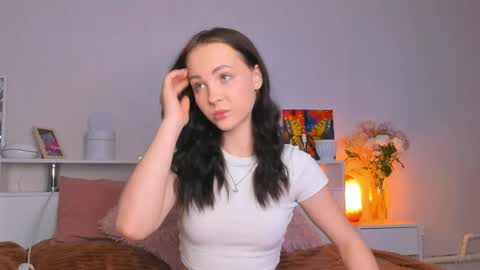 Hello dear my name Elisa online show from April 17, 2026, 9:07 pm