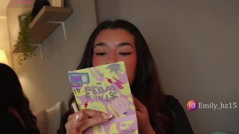 Yuliana online show from April 6, 2026, 9:43 am