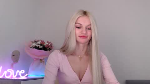 Snapshot of missemma1111 chatting on December 23, 2024, 10:23 pm EMMA online show from December 23, 2024, 10:23 pm