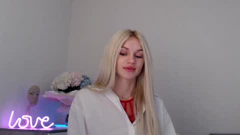 Snapshot of missemma1111 chatting on January 9, 2025, 9:26 pm EMMA online show from January 9, 2025, 9:26 pm