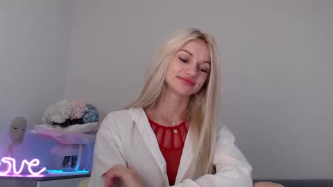 Snapshot of missemma1111 chatting on January 10, 2025, 12:27 am EMMA online show from January 10, 2025, 12:27 am