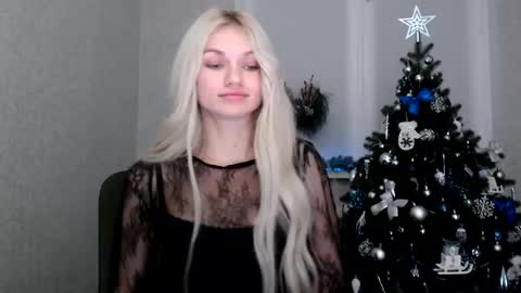 Snapshot of missemma1111 chatting on January 16, 2025, 8:36 pm EMMA online show from January 16, 2025, 8:36 pm