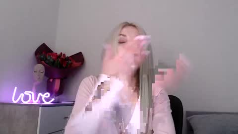 Snapshot of missemma1111 chatting on February 5, 2025, 9:50 pm EMMA online show from February 5, 2025, 9:50 pm