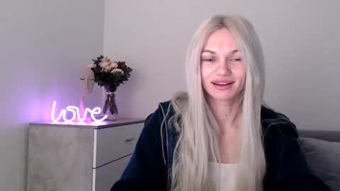 Snapshot of missemma1111 chatting on March 7, 2025, 8:44 pm EMMA online show from March 7, 2025, 8:44 pm