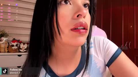 Snapshot of missesmeralda chatting on November 26, 2025, 8:10 pm Julieta Arboleda but i like call me esme online show from November 26, 2025, 8:10 pm