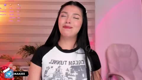 Snapshot of missesmeralda chatting on December 15, 2025, 7:40 pm Julieta Arboleda but i like call me esme online show from December 15, 2025, 7:40 pm