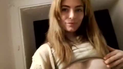 Snapshot of missfireplay chatting on May 20, 2026, 12:17 am missfireplay online show from May 20, 2026, 12:17 am