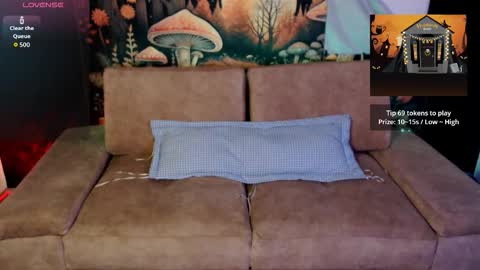 Luna online show from October 14, 2025, 7:31 am