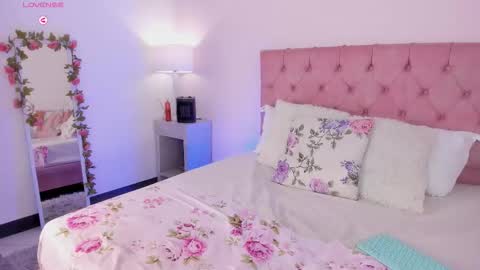 Melany Hiller online show from February 11, 2026, 2:49 am