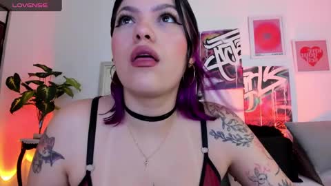 Snapshot of misshuntt3rs chatting on February 1, 2025, 2:47 am Annie online show from February 1, 2025, 2:47 am