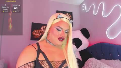 kassandra lazcano online show from September 13, 2025, 2:00 am