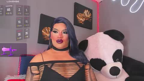 kassandra lazcano online show from December 23, 2025, 1:36 am