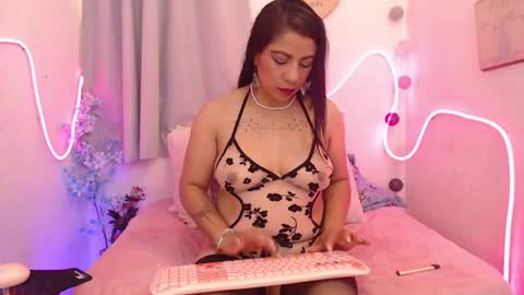 Snapshot of misskendall_hot chatting on December 31, 2024, 12:46 pm online show from December 31, 2024, 12:46 pm